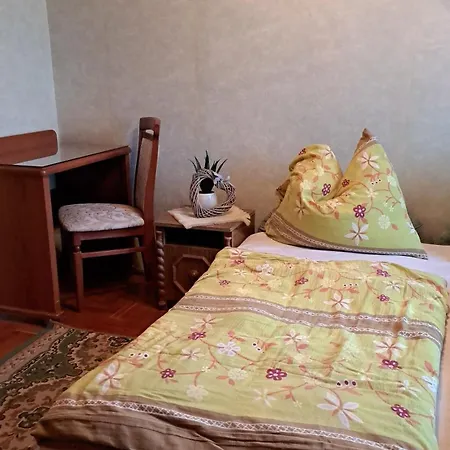 Aranypart 35 Apartman *